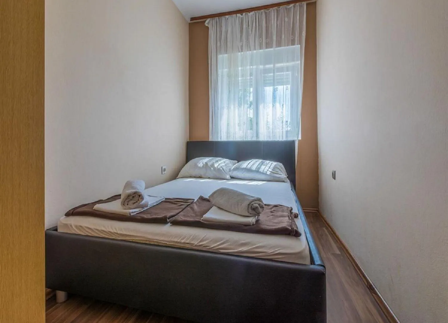 דראמליי Hundefreundliches Apartment Nur 350 Meter Zum Strand Mit Meerblick, Pool, Wifi