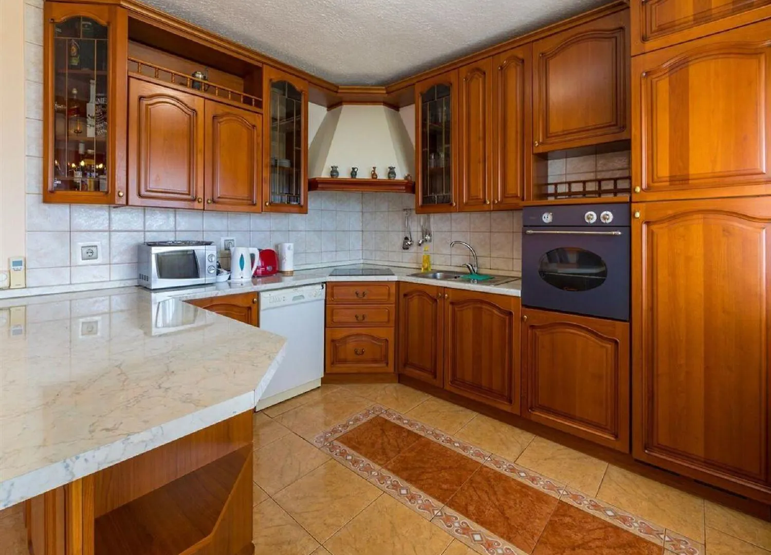 דראמליי Hundefreundliches Apartment Nur 350 Meter Zum Strand Mit Meerblick, Pool, Wifi